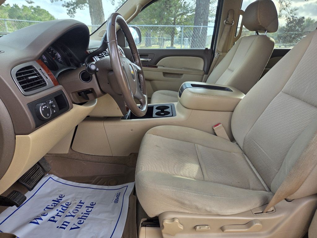 2012 Chevrolet Suburban Image 6