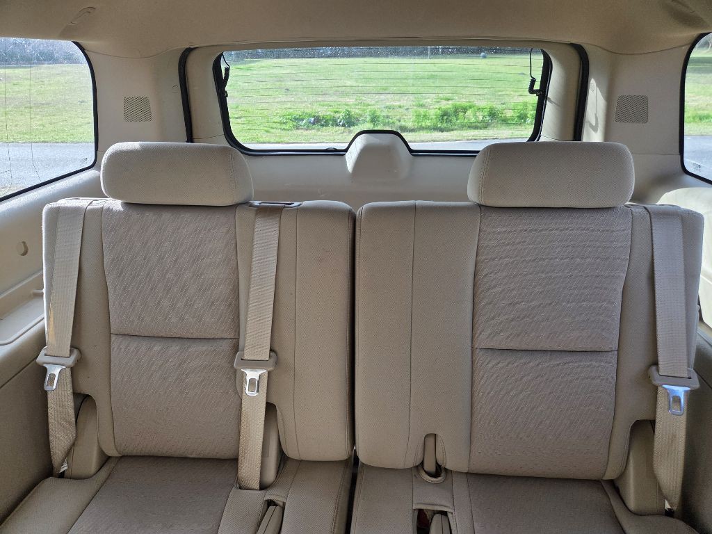 2012 Chevrolet Suburban Image 7