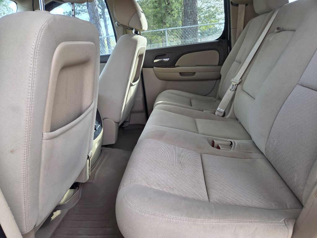 2012 Chevrolet Suburban Image 8