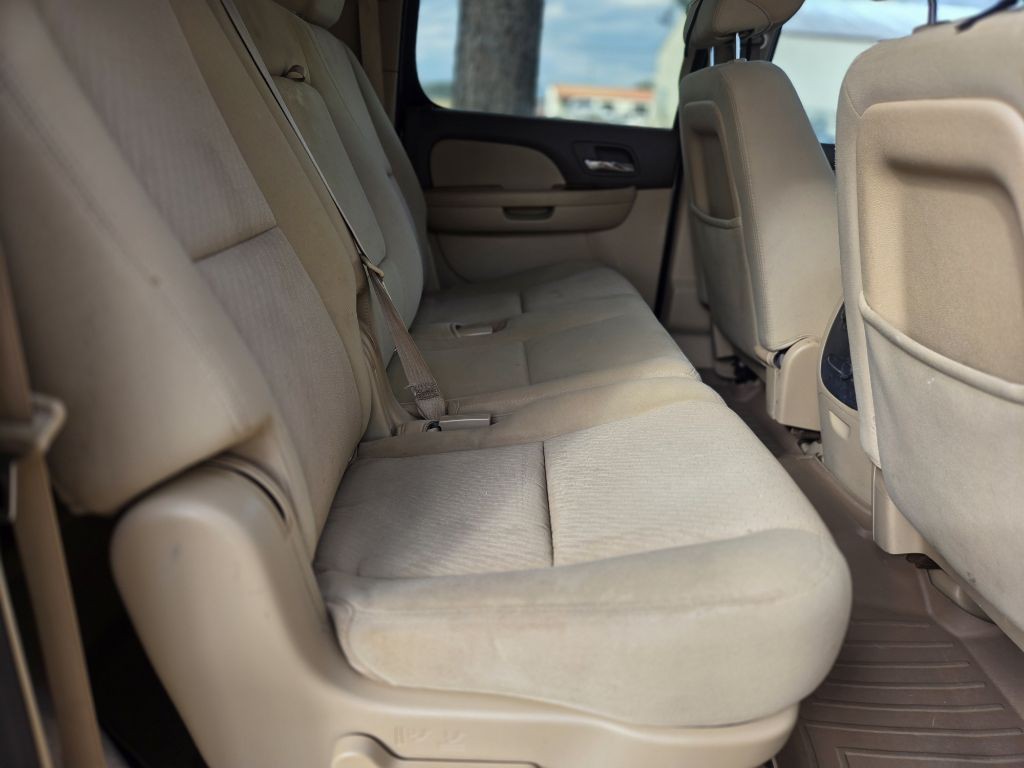 2012 Chevrolet Suburban Image 10