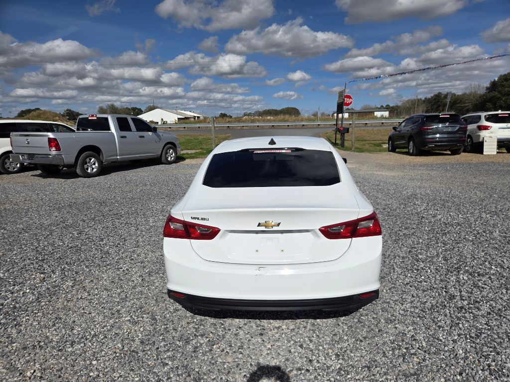 2017 Chevrolet Malibu Image 3