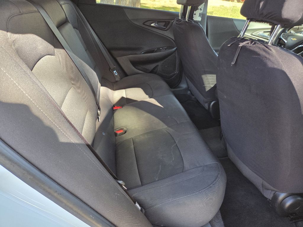 2017 Chevrolet Malibu Image 7