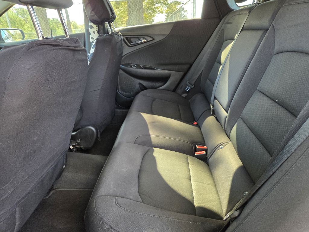 2017 Chevrolet Malibu Image 8