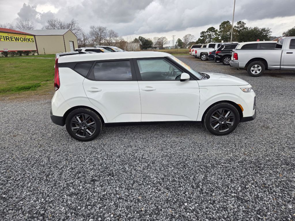 2021 Kia Soul Image 3