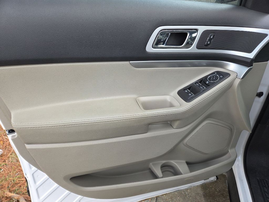 2013 Ford Explorer Image 11