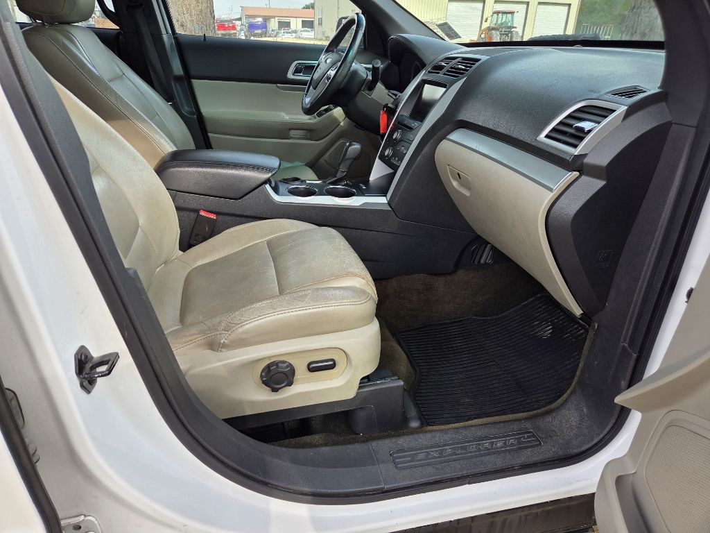 2013 Ford Explorer Image 16
