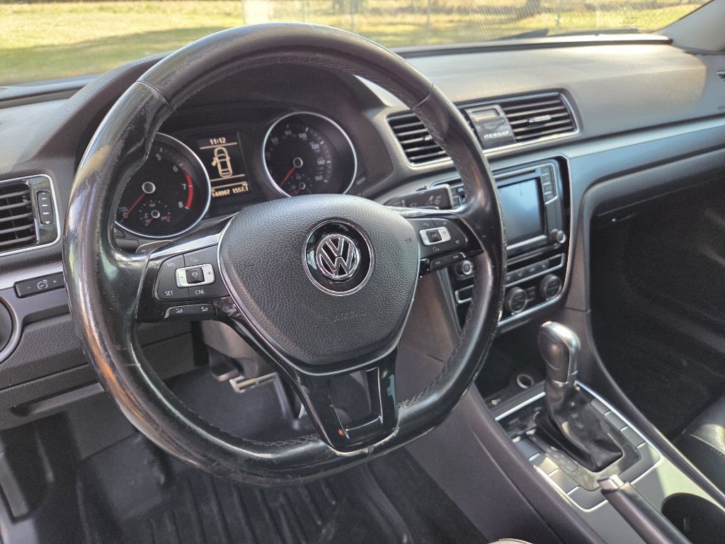 2018 Volkswagen Passat Image 6