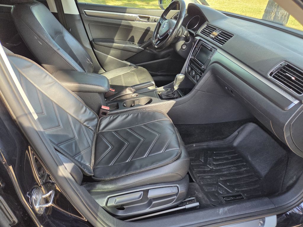 2018 Volkswagen Passat Image 9