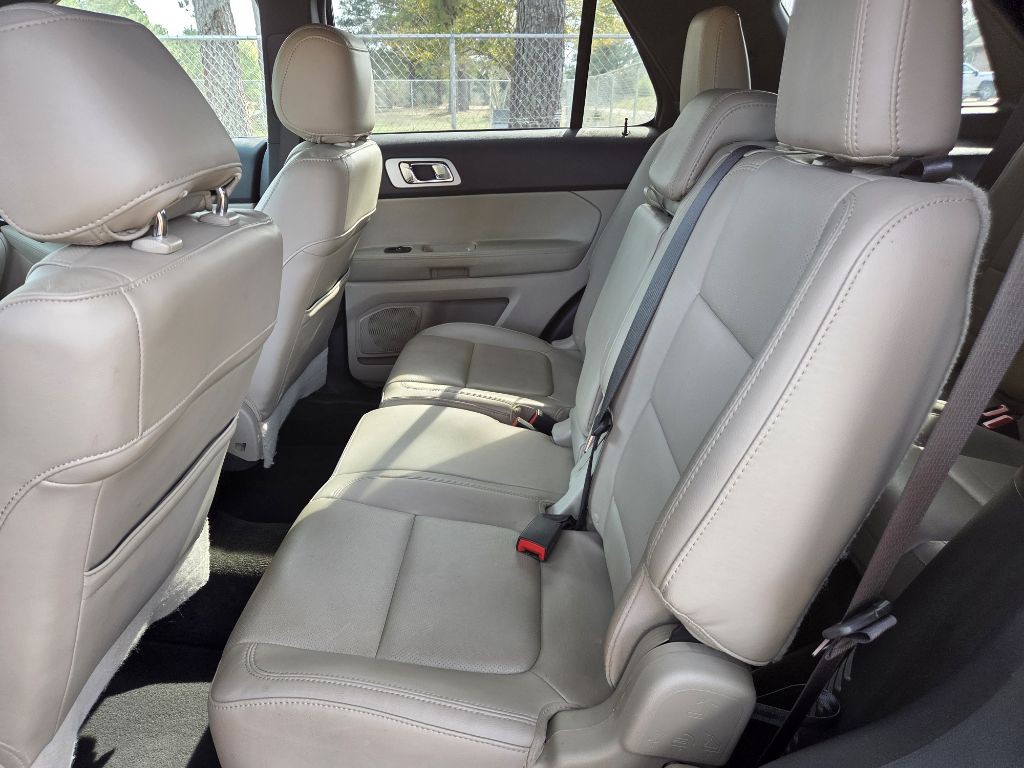 2015 Ford Explorer Image 12