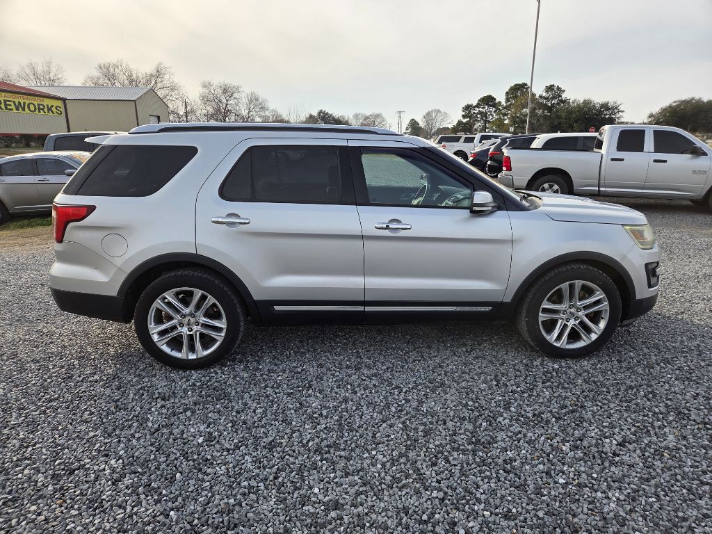 2016 Ford Explorer Image 2