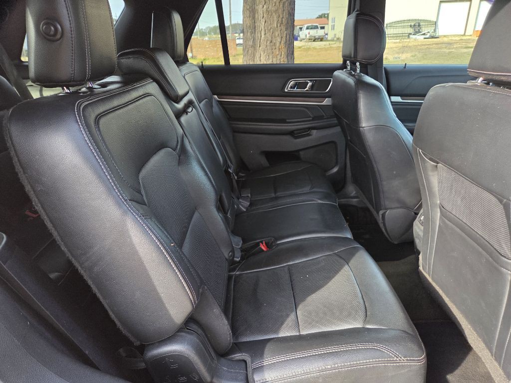 2016 Ford Explorer Image 12