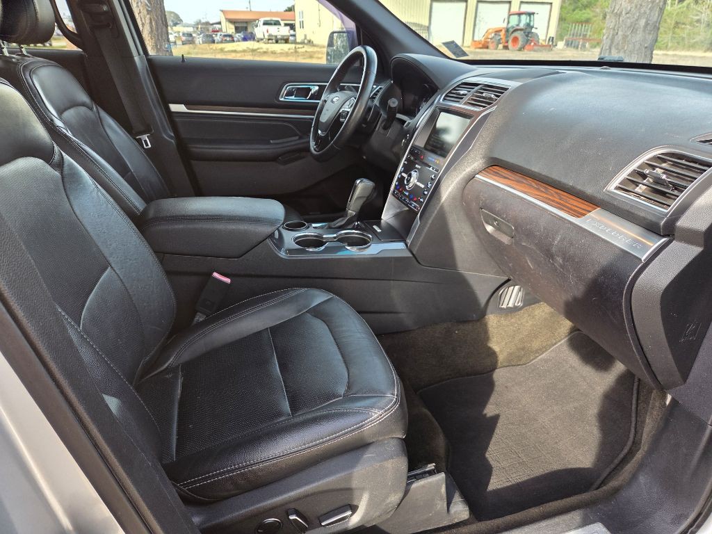 2016 Ford Explorer Image 13