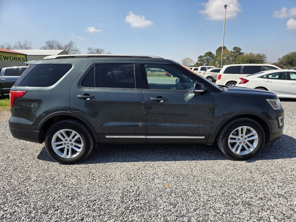 2016 Ford Explorer Image 4
