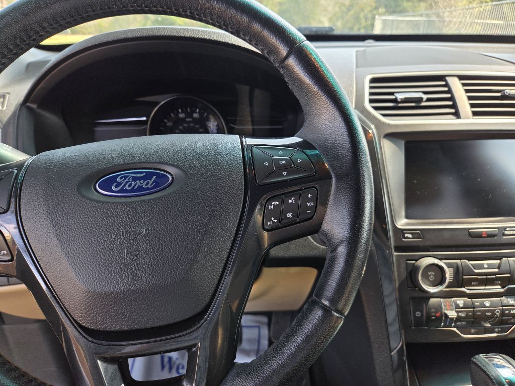 2016 Ford Explorer Image 5