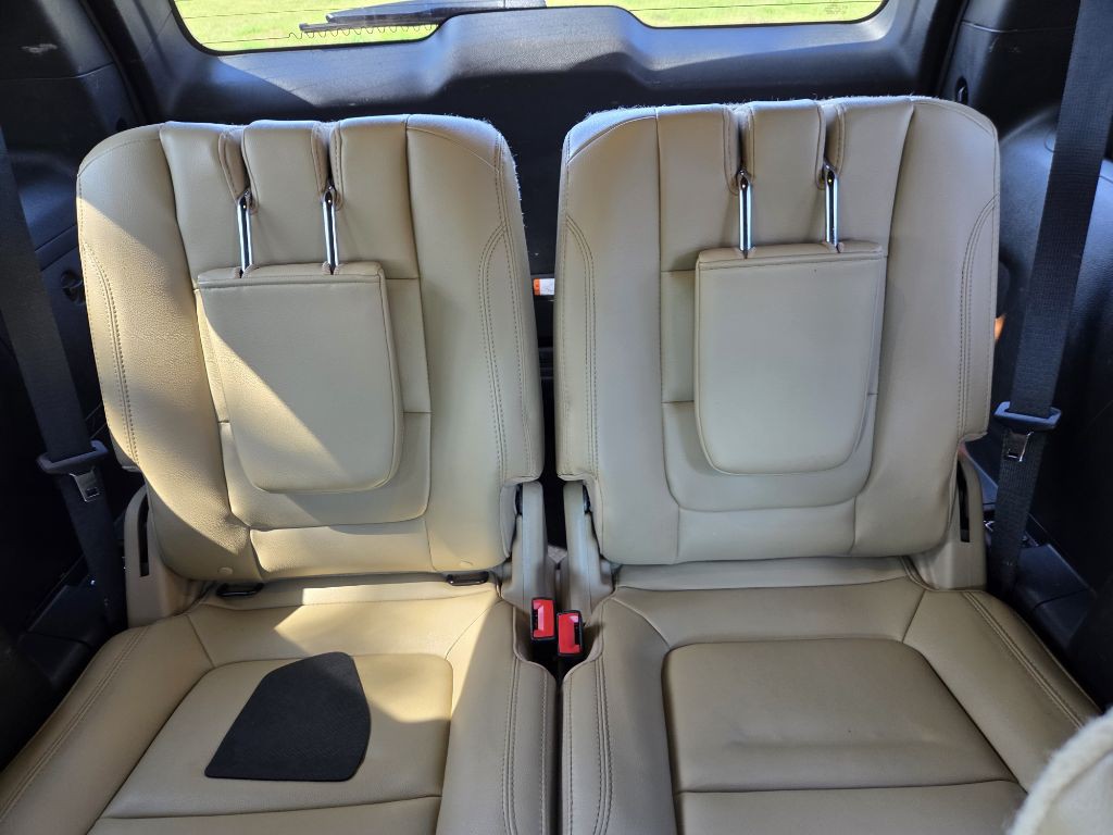 2016 Ford Explorer Image 8