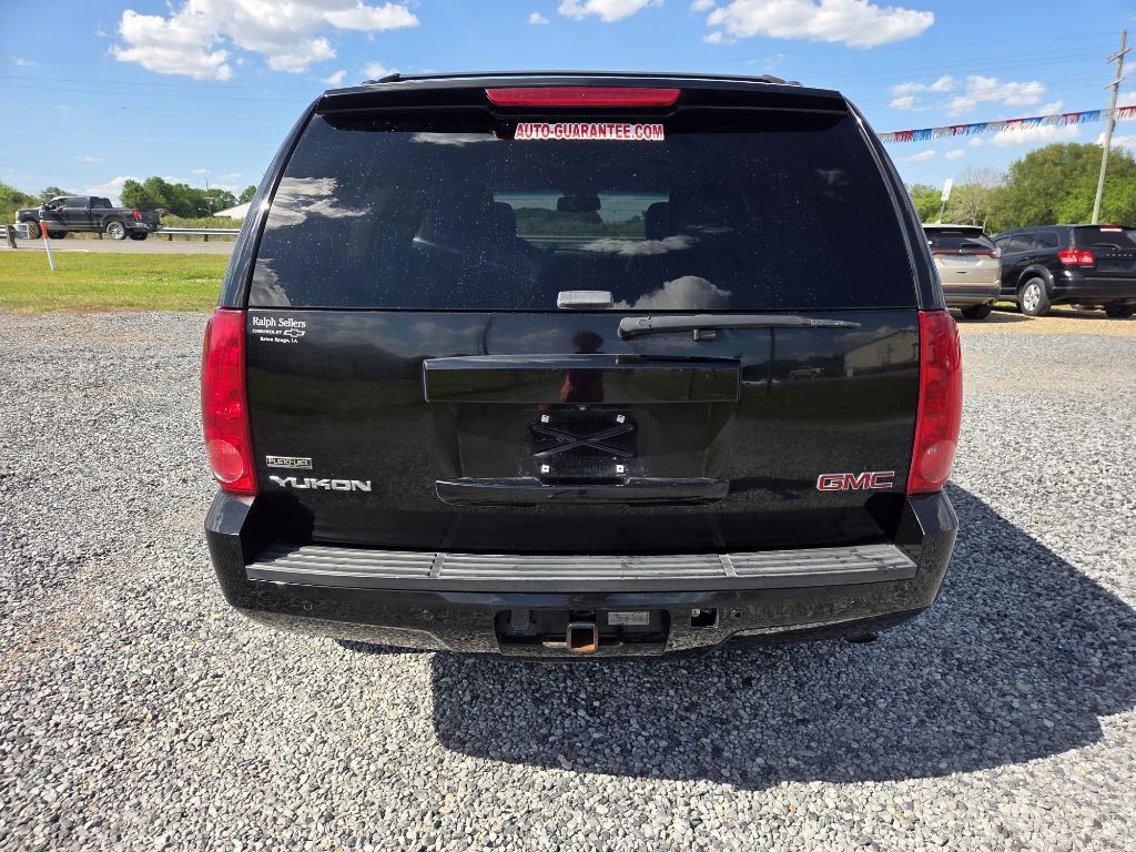 2011 GMC Yukon Image 3