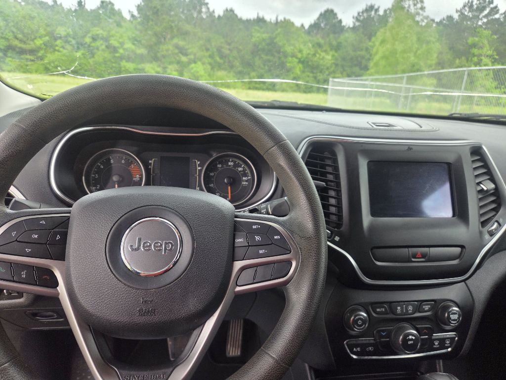 2019 Jeep Cherokee Image 5