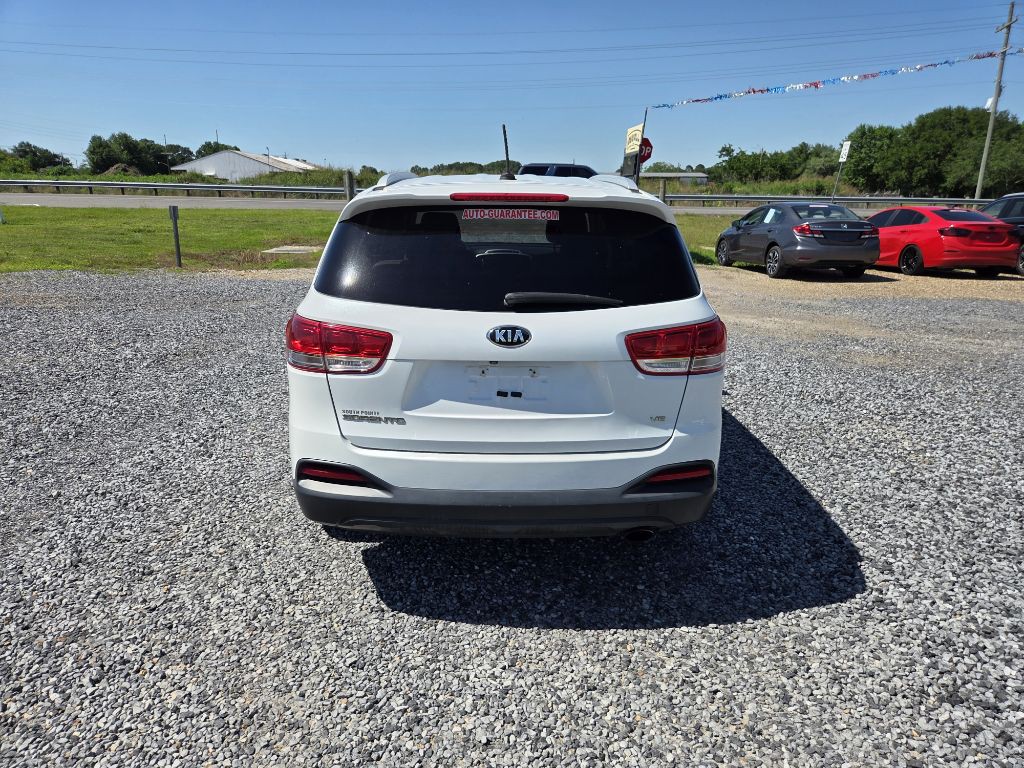 2016 Kia Sorento Image 2