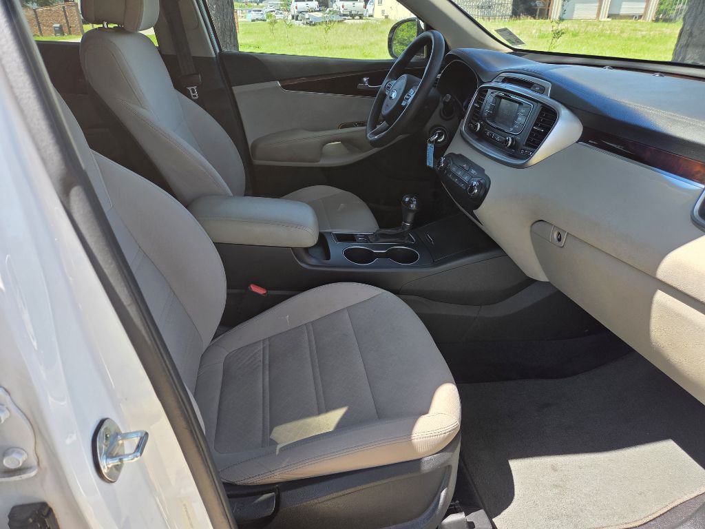 2016 Kia Sorento Image 11
