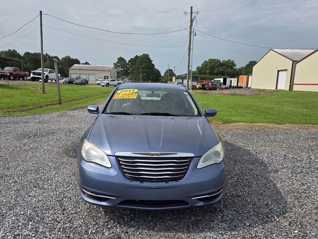 2011 Chrysler 200 Image 1