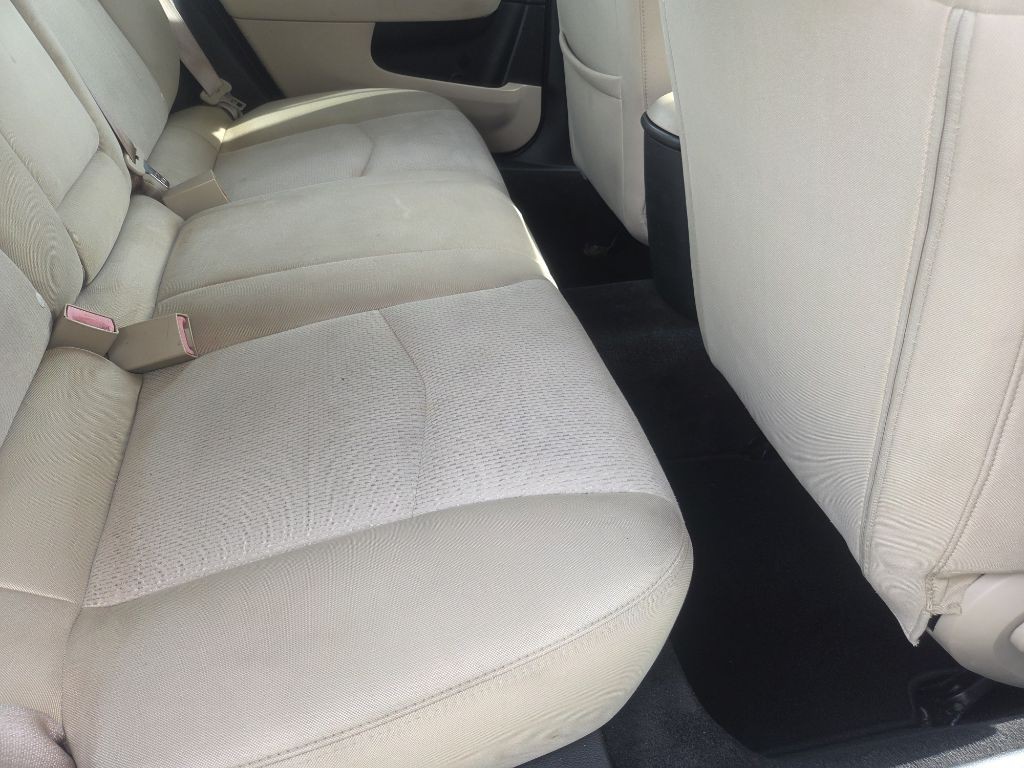 2011 Chrysler 200 Image 9