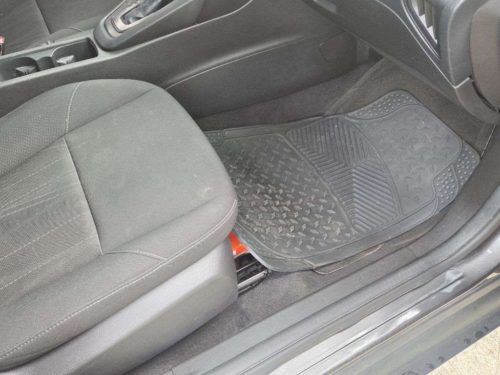 2016 Ford Focus Image 9