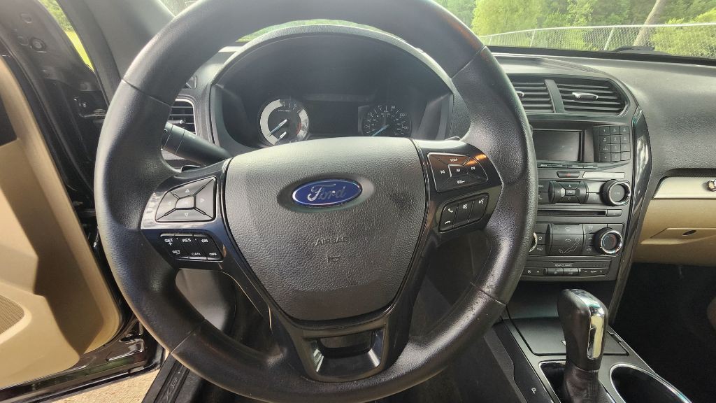 2017 Ford Explorer Image 5