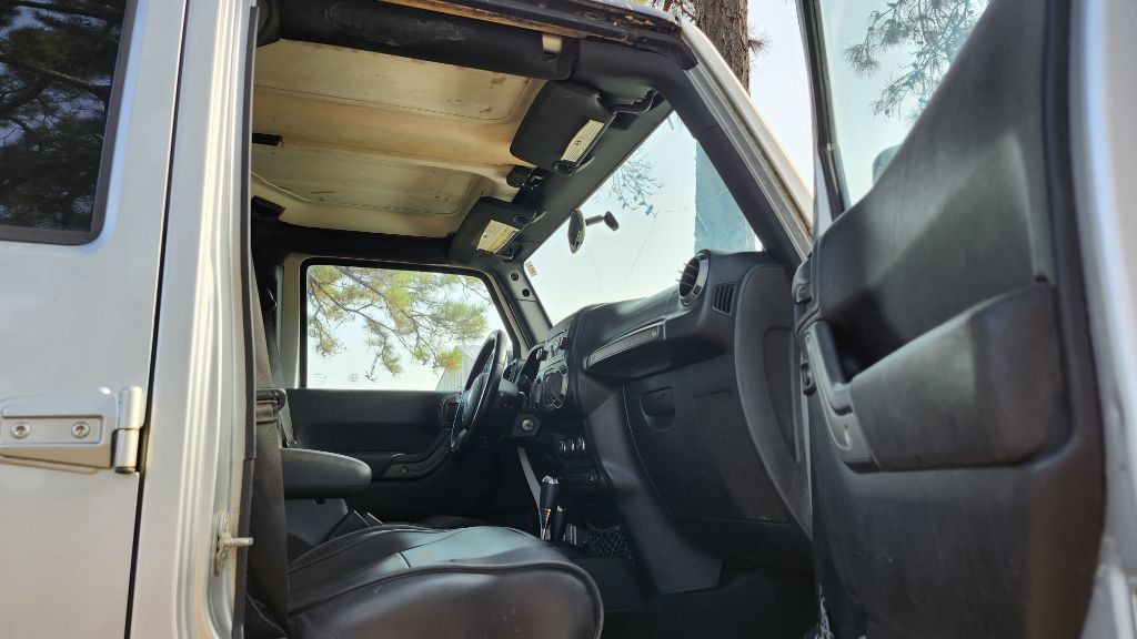 2012 Jeep Wrangler Unlimited Image 8