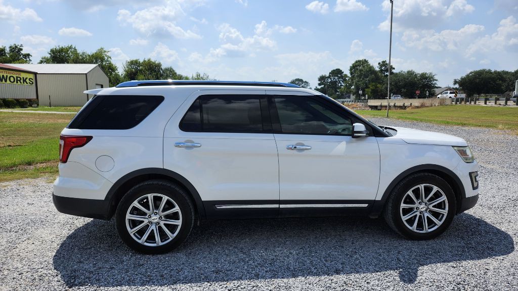 2017 Ford Explorer Image 2