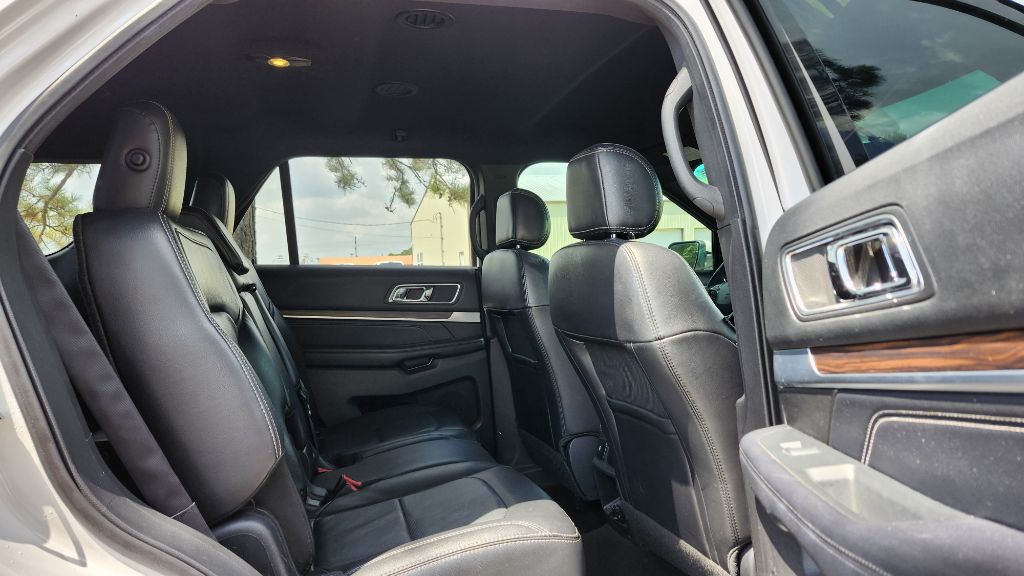 2017 Ford Explorer Image 6