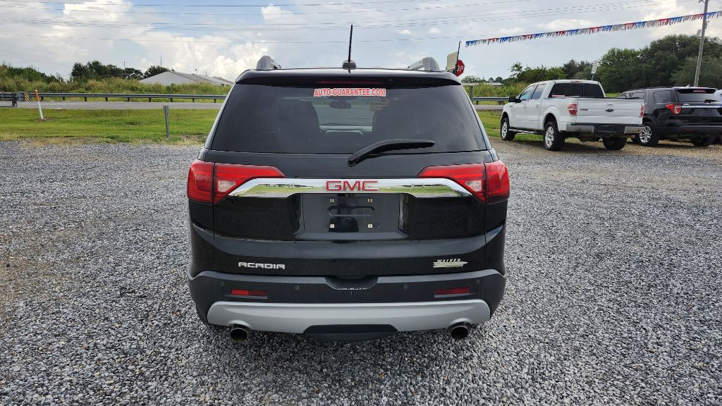 2017 GMC Acadia Image 2