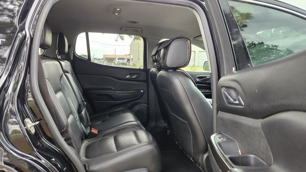 2017 GMC Acadia Image 9