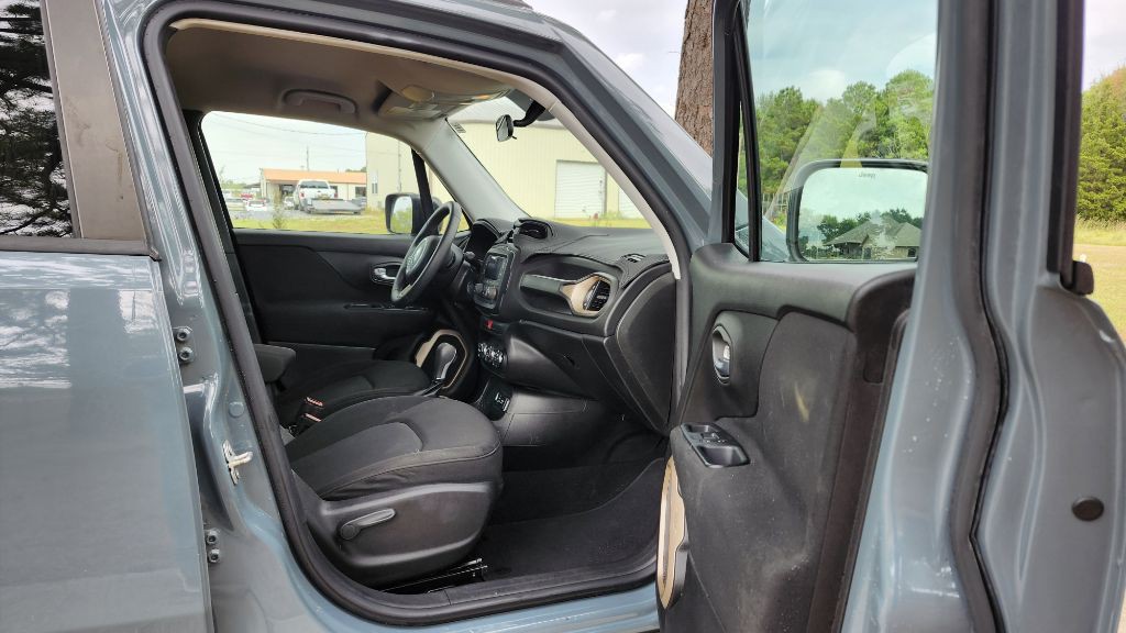 2017 Jeep Renegade Image 8