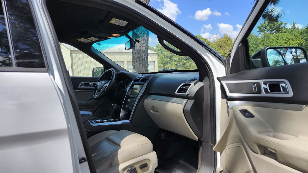 2015 Ford Explorer Image 9