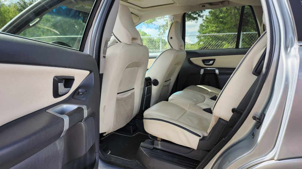 2011 Volvo XC90 Image 6