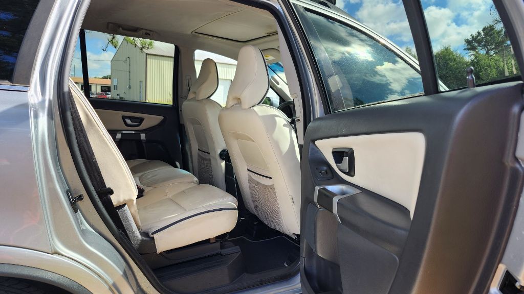 2011 Volvo XC90 Image 9