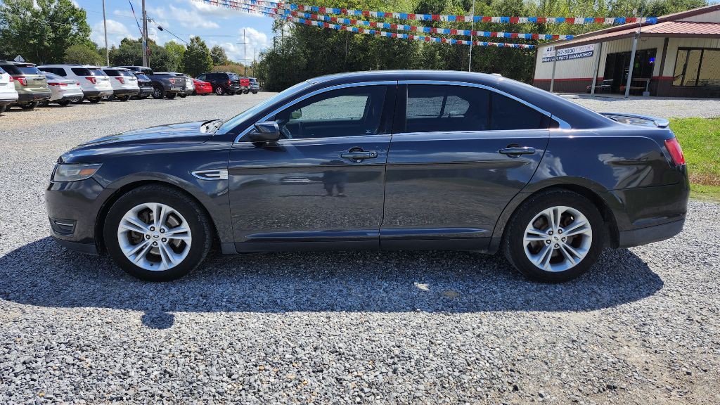 2017 Ford Taurus Image 2