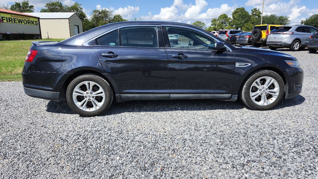 2017 Ford Taurus Image 4
