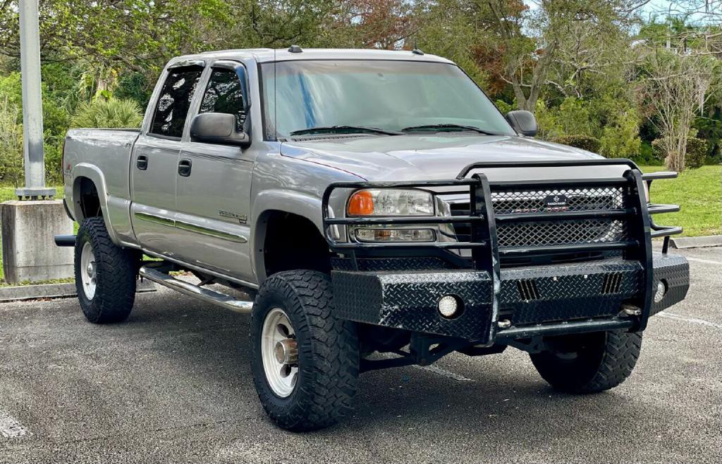 2005 GMC Sierra 2500 Image 3