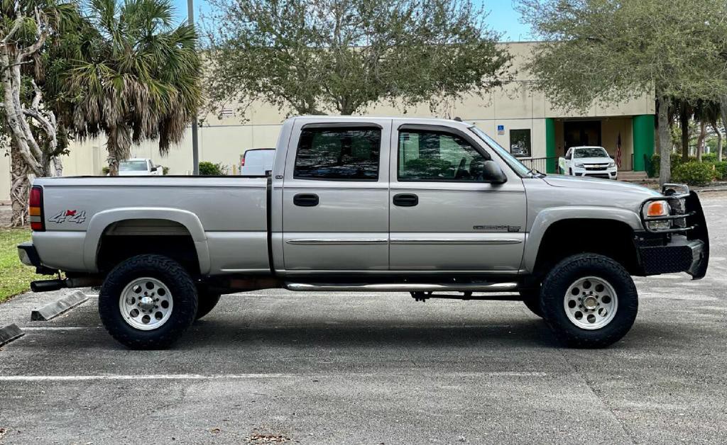 2005 GMC Sierra 2500 Image 7