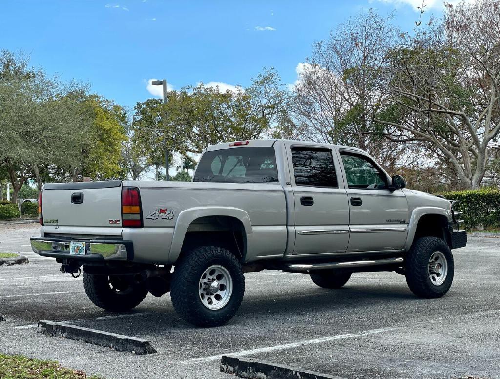 2005 GMC Sierra 2500 Image 8