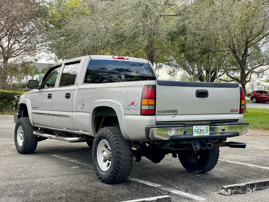 2005 GMC Sierra 2500 Image 9