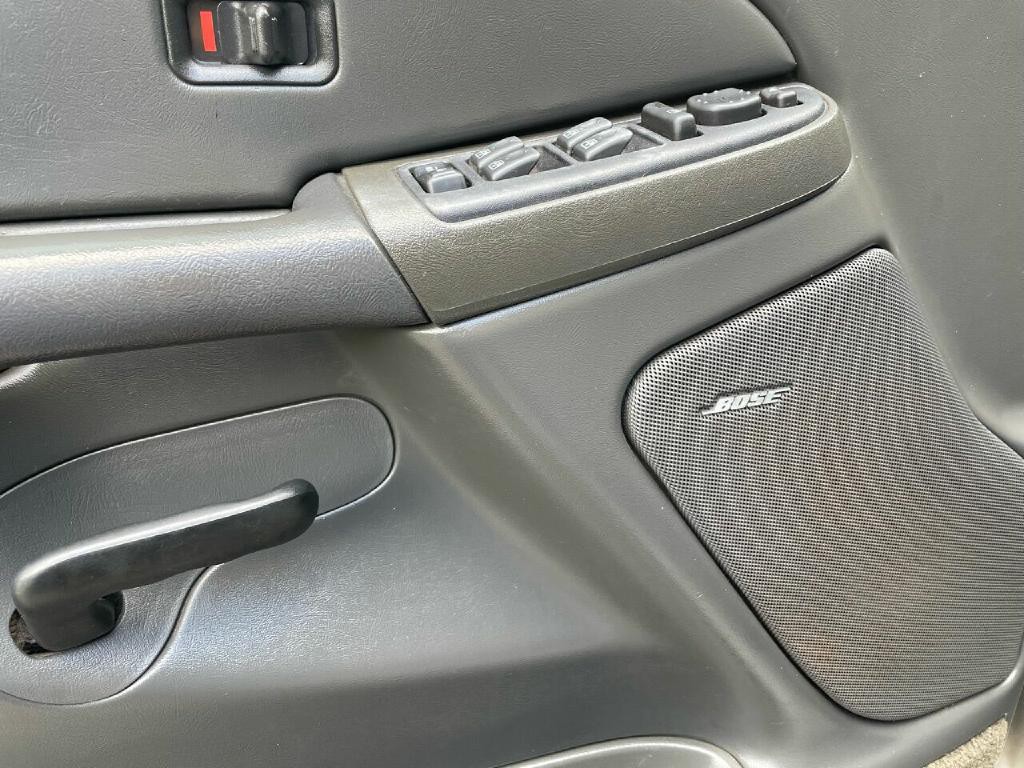 2005 GMC Sierra 2500 Image 16