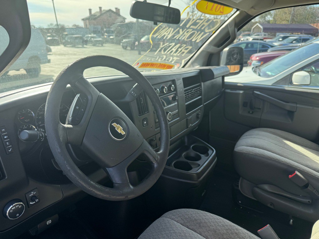 2017 Chevrolet Express Image 8