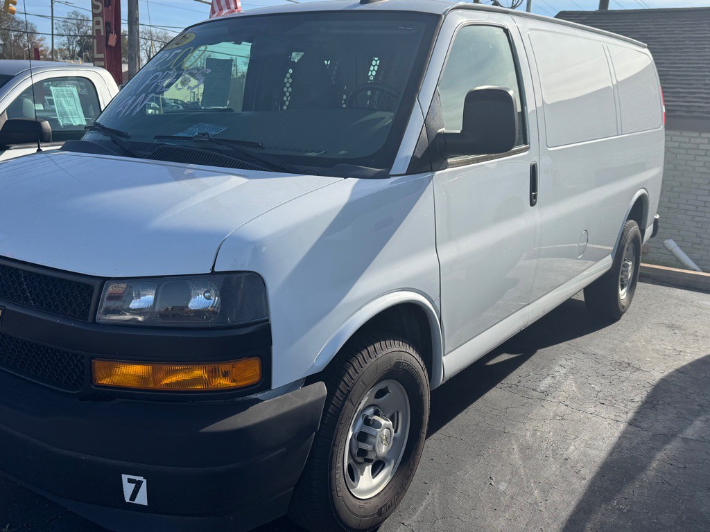 2021 Chevrolet Express Image 3