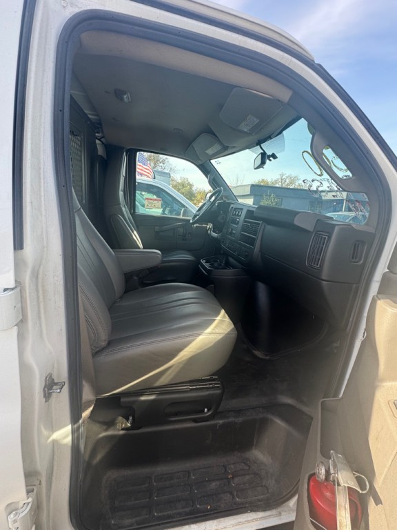 2021 Chevrolet Express Image 6