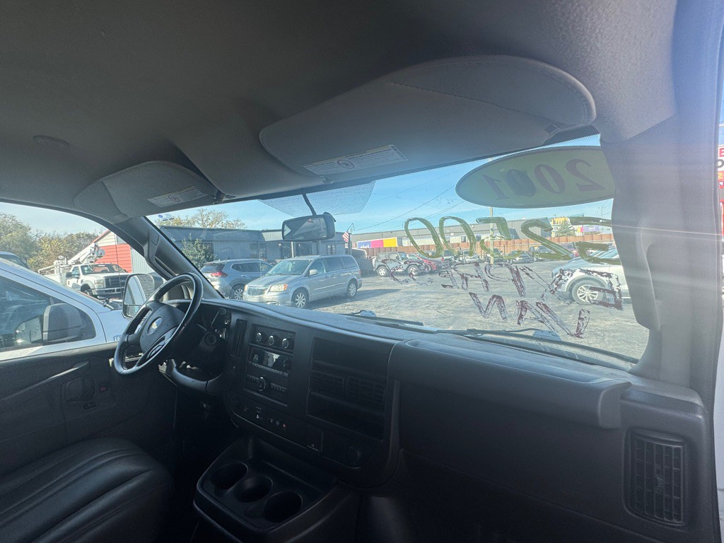 2021 Chevrolet Express Image 7