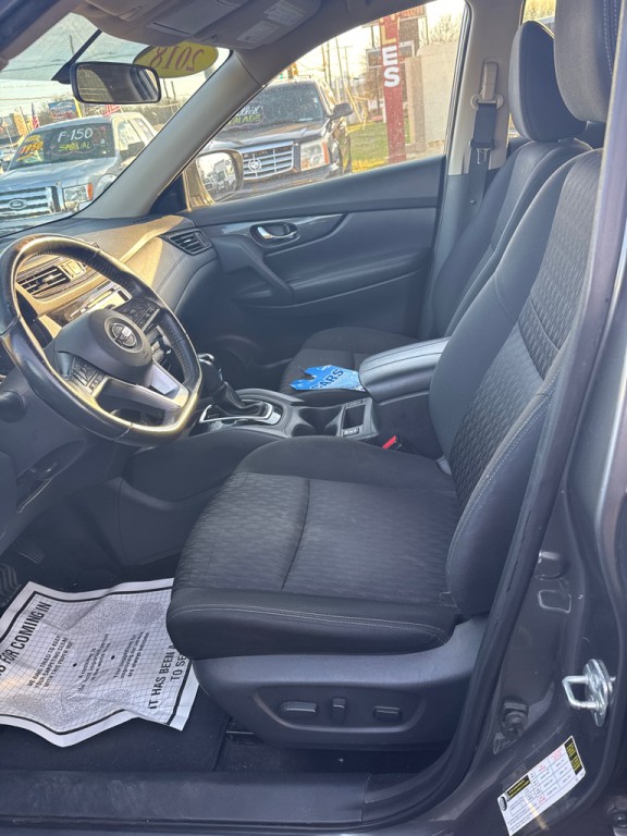 2018 Nissan Rogue Image 12