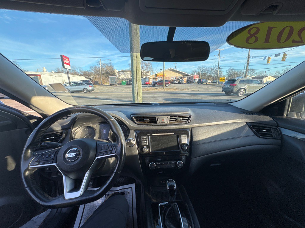 2018 Nissan Rogue Image 13