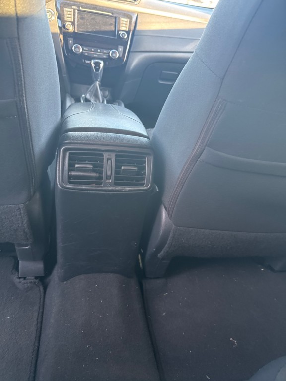 2018 Nissan Rogue Image 17